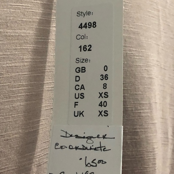 Designer T Shirt, Pristine! Perfect for Fall! - Picture 4 of 4